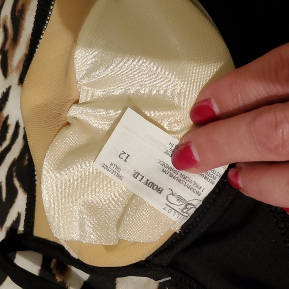 Swimsuit black 2 piece - Picture 7 of 9